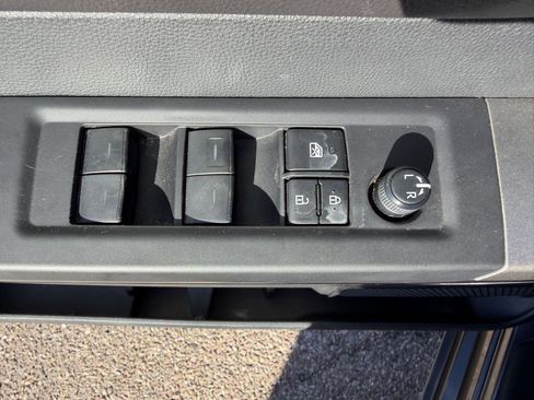 Used 2022 Toyota Tundra SR5 w/ SR5 Premium Package image 22