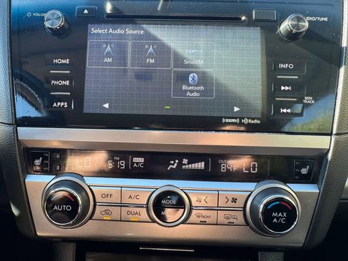 Used 2017 Subaru Outback 2.5i Premium w/ Popular Package #1 AWD/4WD image 26
