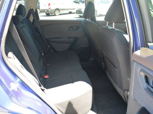 Used 2023 Nissan Rogue S AWD/4WD image 19