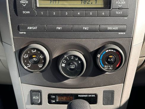 Used 2011 Toyota Corolla LE image 28