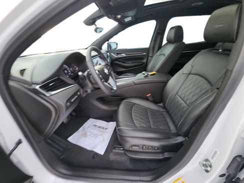 Used 2024 Buick Enclave Avenir w/ Avenir Technology Package image 47