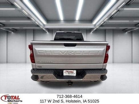 Used 2021 Chevrolet Silverado 1500 LT w/ Z71 Off-Road Package AWD/4WD image 6