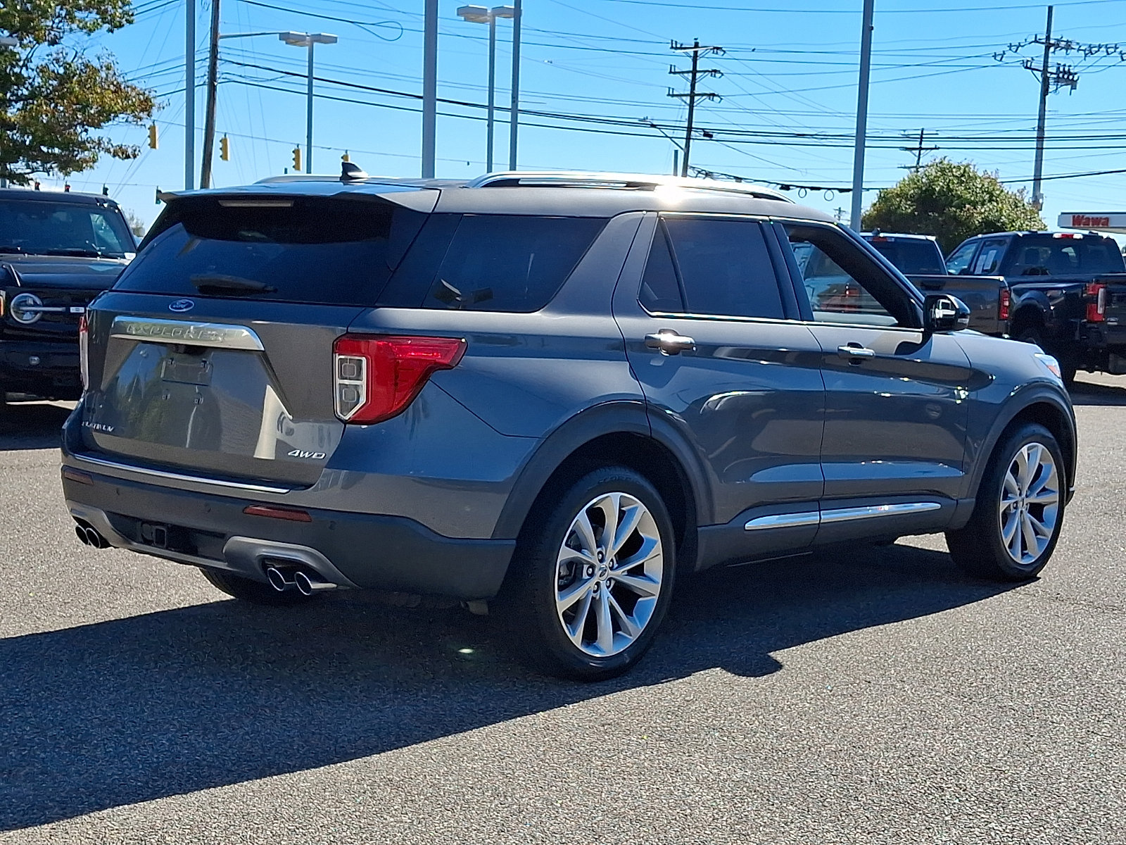 Certified 2023 Ford Explorer Platinum w/ Technology Package AWD/4WD image 11