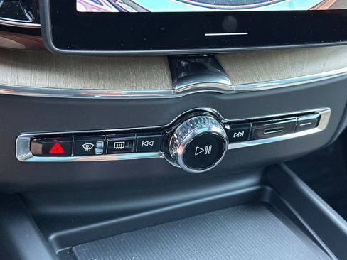 New 2026 Volvo XC60 B5 Core w/ Climate Package AWD/4WD image 18