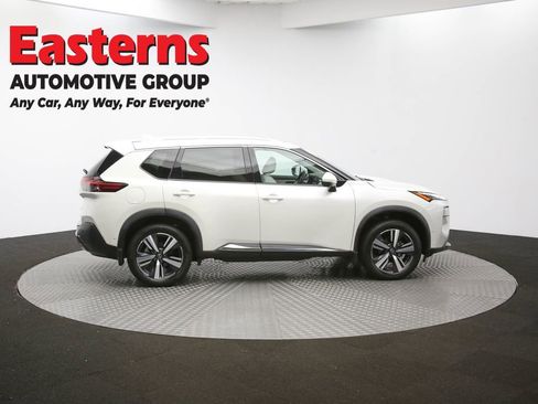 Used 2023 Nissan Rogue SL w/ SL Premium Package image 47
