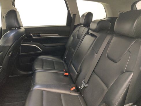 Used 2020 Kia Telluride S w/ S 8 Passenger Seating Package FWD image 18
