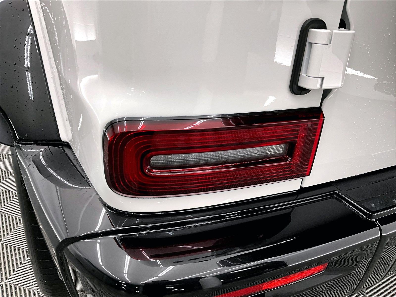 New 2027 Mercedes-Benz G 580 e image 12