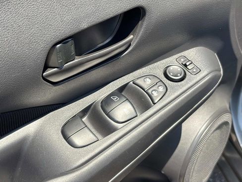 Used 2025 Nissan Kicks Play S FWD image 27