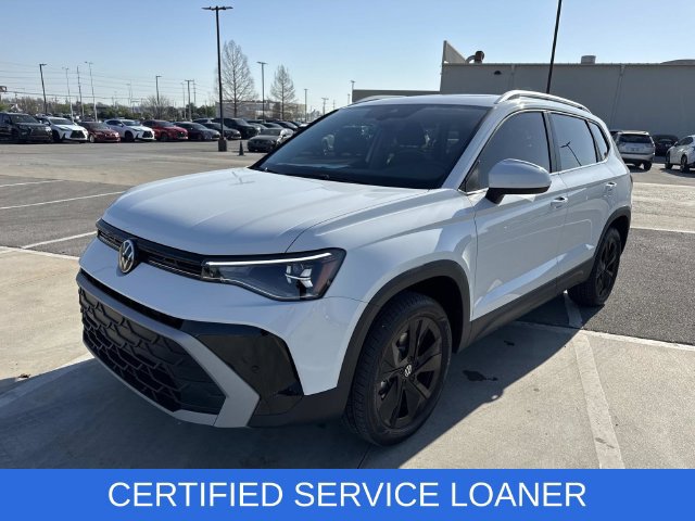 Certified 2026 Volkswagen Taos SE FWD image 7