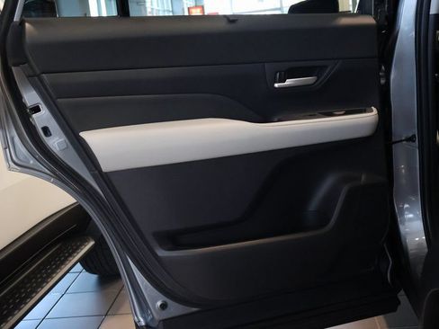 Used 2026 Toyota Grand Highlander AWD Hybrid image 12