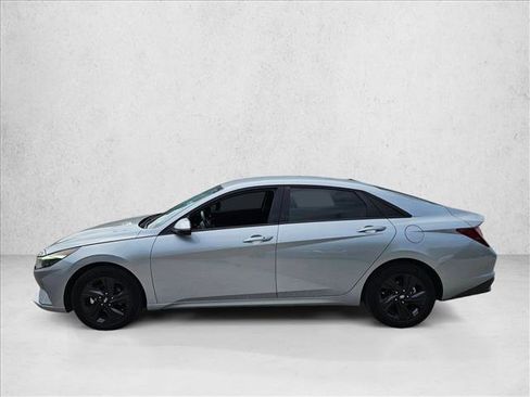 Used 2021 Hyundai Elantra SEL w/ Convenience Package FWD image 4