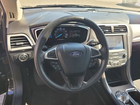 Certified 2020 Ford Fusion SE image 30