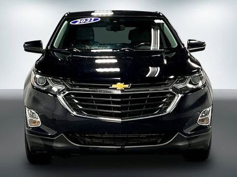 Used 2021 Chevrolet Equinox LT w/ Driver Convenience Package image 2