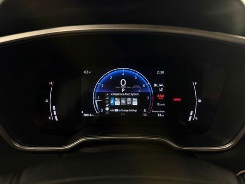Used 2023 Toyota Corolla Cross XLE image 18