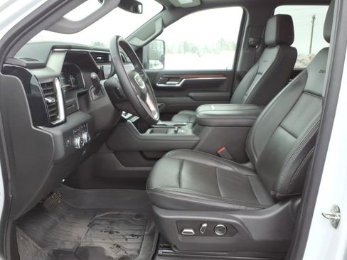 Used 2024 GMC Sierra 3500 Denali image 13