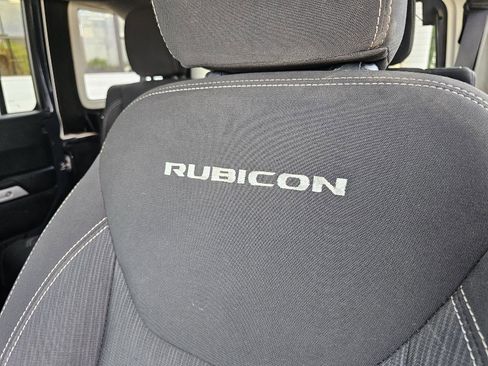 Used 2016 Jeep Wrangler Unlimited Rubicon w/ Connectivity Group image 33