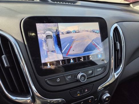 Used 2022 Chevrolet Equinox LT image 12