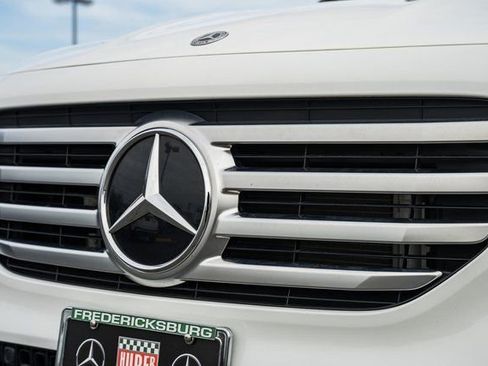 Certified 2024 Mercedes-Benz GLB 250 4MATIC w/ Winter Heating Package image 12