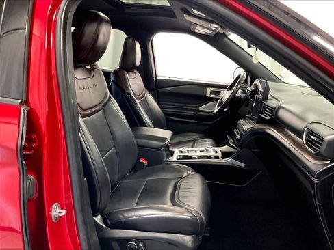 Used 2020 Ford Explorer Platinum w/ Premium Technology Package image 11