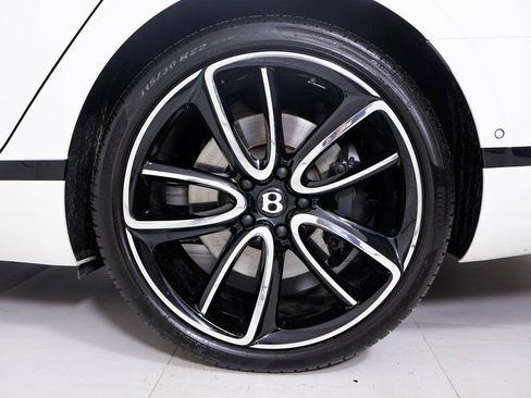 Used 2024 Bentley Flying Spur V8 image 52