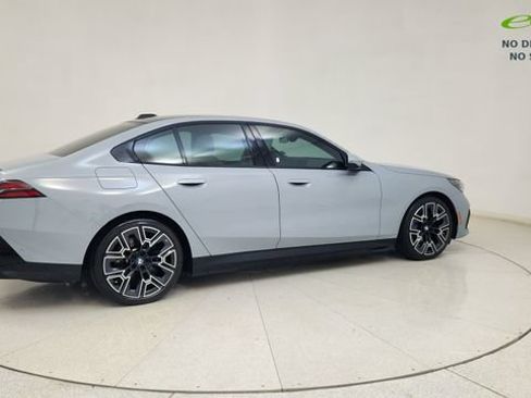 Used 2026 BMW i5 eDrive40 w/ M Sport Package RWD image 11