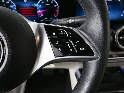 Certified 2025 Mercedes-Benz GLB 250 image 11