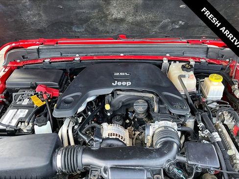 Used 2021 Jeep Gladiator Sport AWD/4WD image 29
