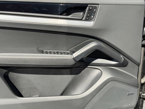 Certified 2024 Porsche Cayenne S image 22