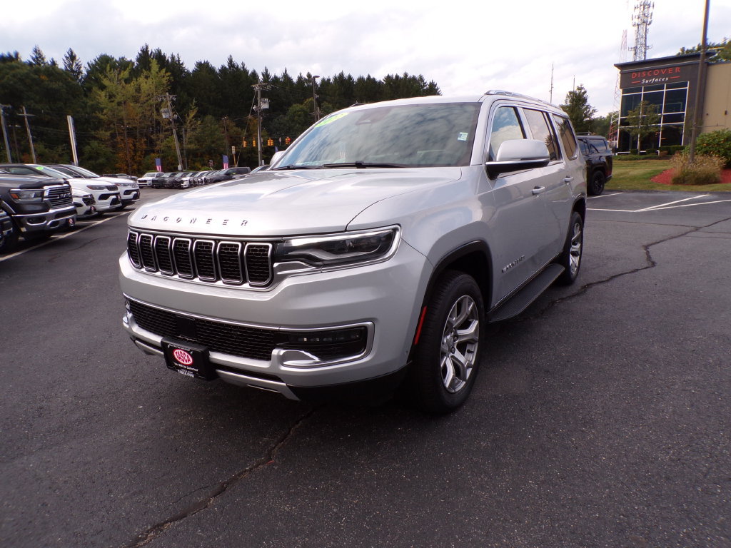 Used 2022 Jeep Wagoneer Series II w/ Flexible Seating Group AWD/4WD image 2
