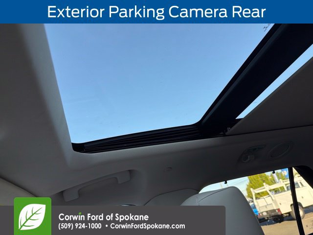 Used 2022 Ford Explorer Platinum w/ Class IV Trailer Tow Package AWD/4WD image 13