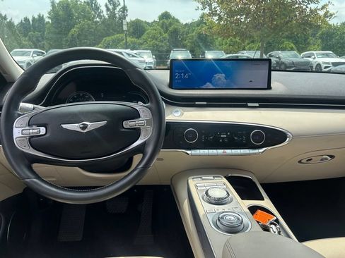 Used 2023 Genesis GV70 2.5T w/ Advanced Package AWD/4WD image 9