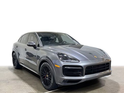 Used 2022 Porsche Cayenne GTS image 3