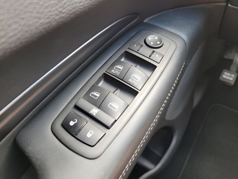 Used 2024 Dodge Durango SXT w/ 3rd Row Seating Group image 23