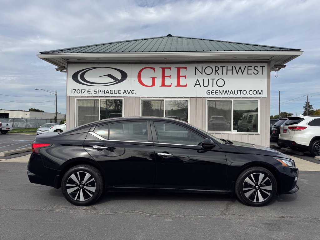 Used 2021 Nissan Altima 2.5 SV w/ SV Premium Package AWD/4WD image 2