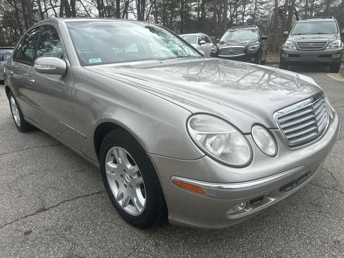 Used 2005 Mercedes-Benz E 320 Sedan image 4