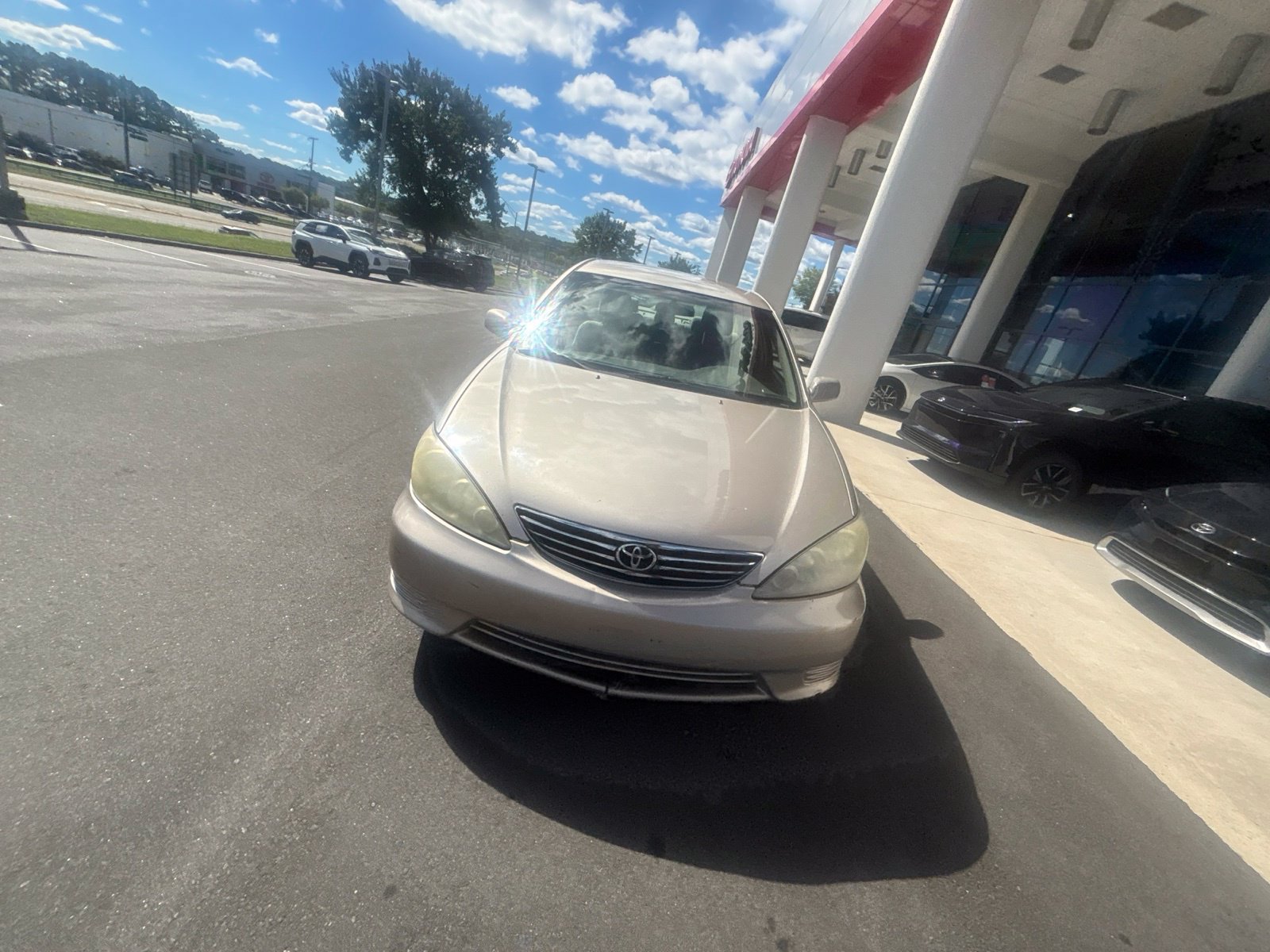 Used 2006 Toyota Camry LE FWD image 2