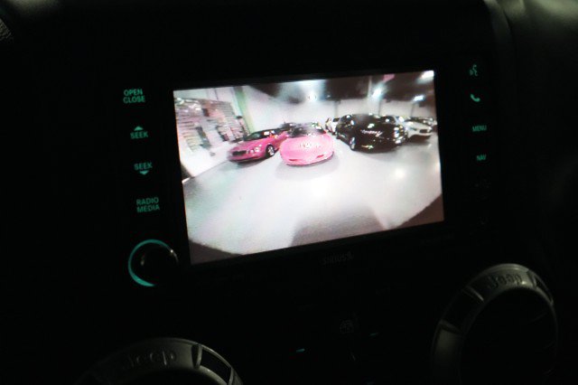 Used 2014 Jeep Wrangler Unlimited Rubicon w/ Connectivity Group AWD/4WD image 39