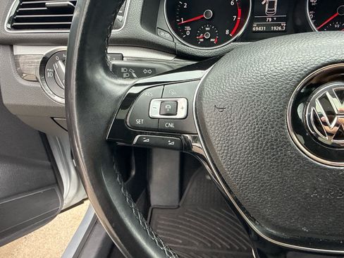 Used 2018 Volkswagen Passat 2.0T SE w/ SE Lighting Package FWD image 10
