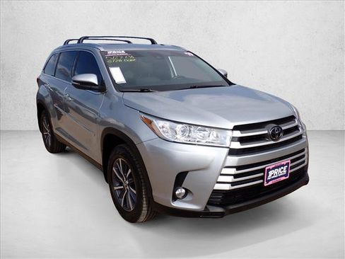 Used 2019 Toyota Highlander XLE AWD/4WD image 6