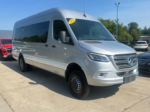 Used 2023 Mercedes-Benz Sprinter 3500 w/ Parking Package image 3