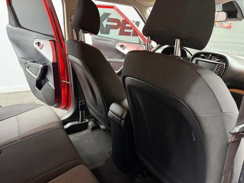 Used 2022 Kia Soul LX w/ Technology Package FWD image 44