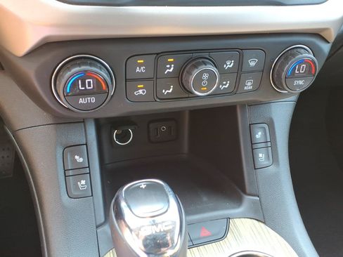 Used 2017 GMC Acadia Denali w/ Technology Package AWD/4WD image 20