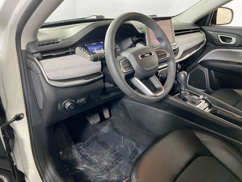 Used 2022 Jeep Compass Latitude AWD/4WD image 9