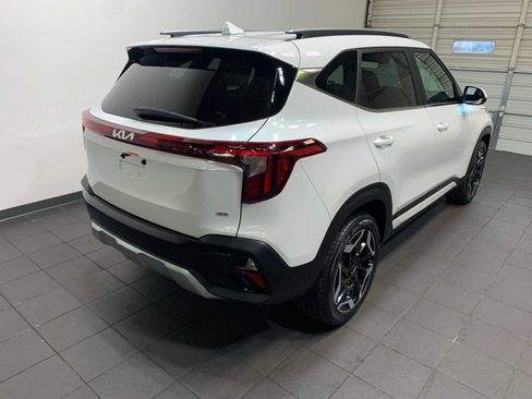 New 2026 Kia Seltos SX w/ SX Sunroof Package image 3