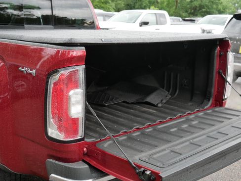 Used 2019 GMC Canyon SLT w/ Driver Alert Package AWD/4WD image 18
