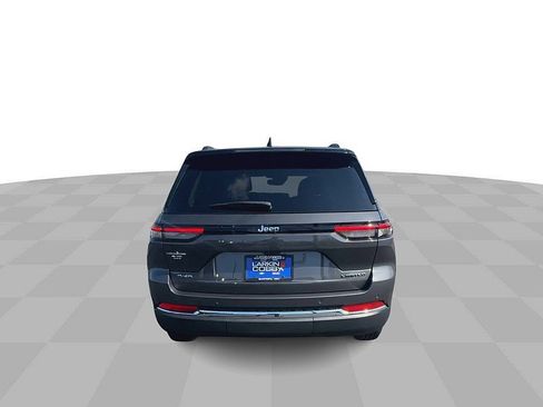 Used 2024 Jeep Grand Cherokee Limited image 2