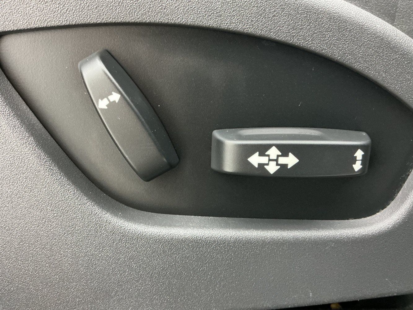 Used 2017 Volvo S60 T5 Inscription Platinum w/ Climate Package AWD/4WD image 42