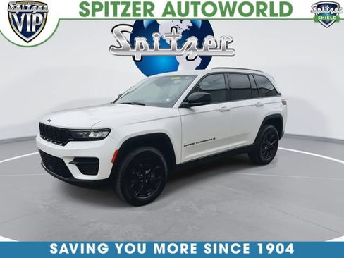 Used 2024 Jeep Grand Cherokee Altitude AWD/4WD image 4