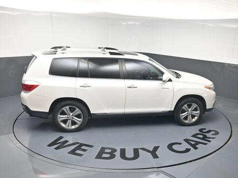 Used 2011 Toyota Highlander Limited w/ Tow Pkg AWD/4WD image 34