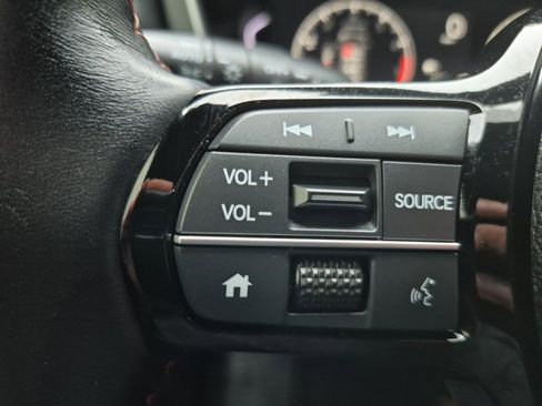 Certified 2025 Honda Pilot Sport image 21